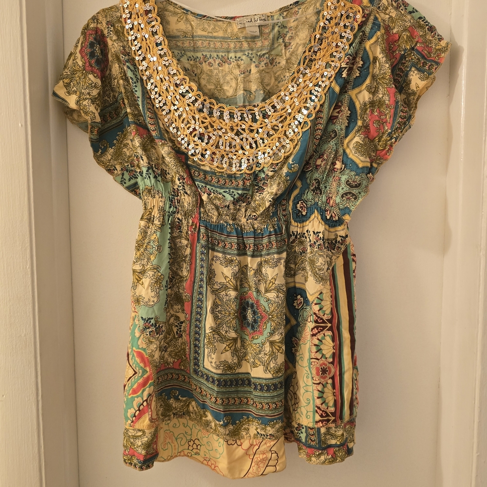 Live and Let Live Floral Patterned Top
